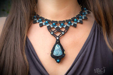 Collares