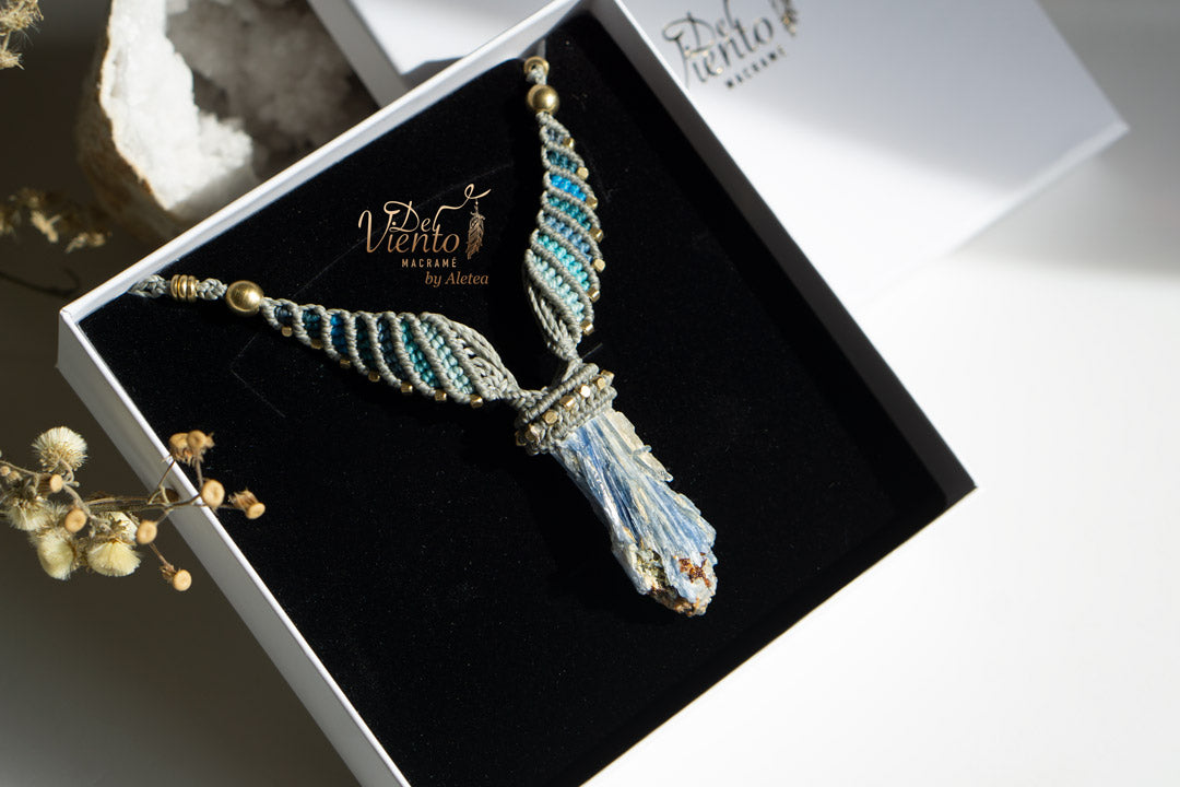 Colgante ALAS con Cianita azul