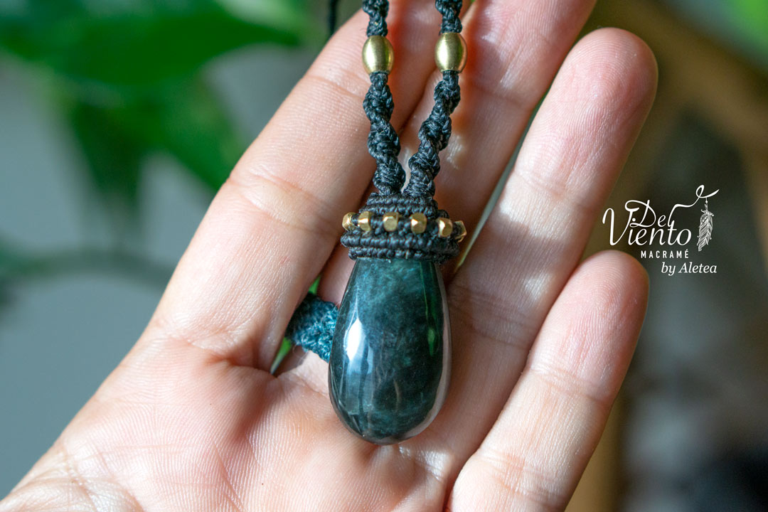 Colgante con Obsidiana Manto huichol
