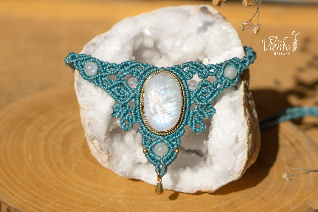 Collar AURA con Piedra Luna Arcoiris