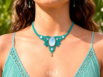Collar AURA con Piedra Luna Arcoiris