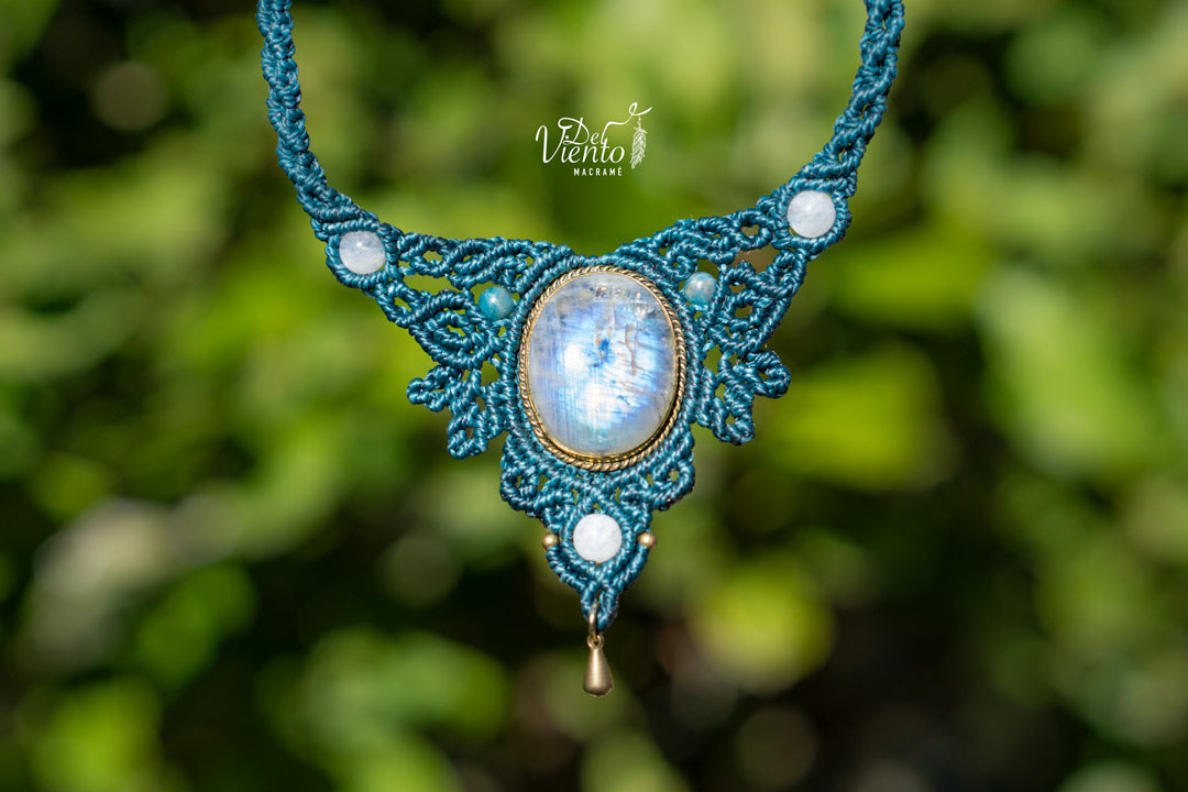 Collar AURA con Piedra Luna Arcoiris