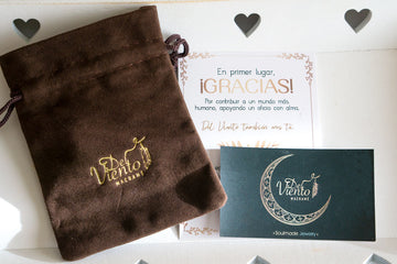 Bolsita de terciopelo Del Viento macramé ♥