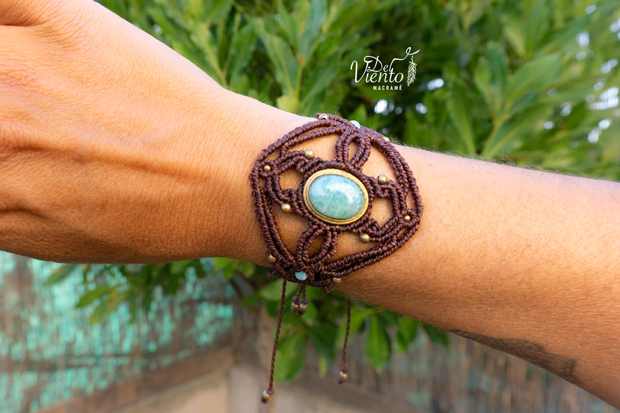 "Reserva Especial Laura Madrueño SUPERVIVIENTES 24" Pulsera Brazalete con Amazonita