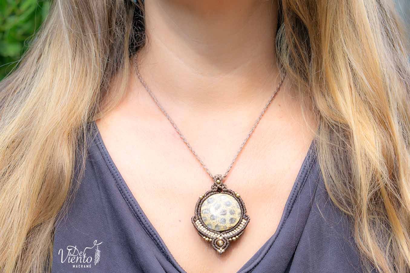 Collar con Fósil de Coral