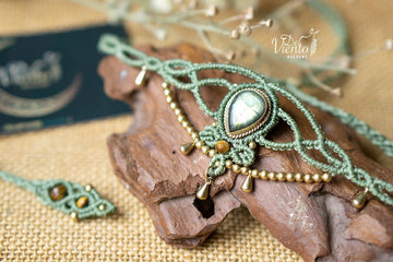 RESERVADO Ana | Cinturón Lunar, Collar y Tiara de macrame con Labradorita