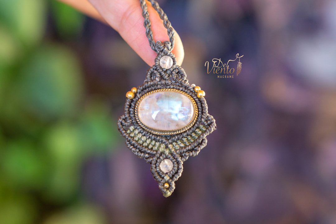 Colgante LUZ con Piedra Luna