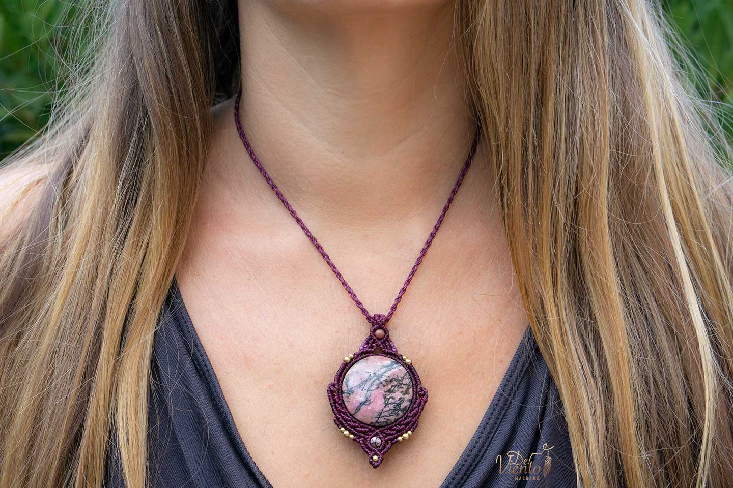 Collar con Rodonita Maya