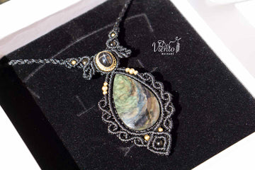 Colgante GEA con Obsidiana Manto Huichol y Black Star