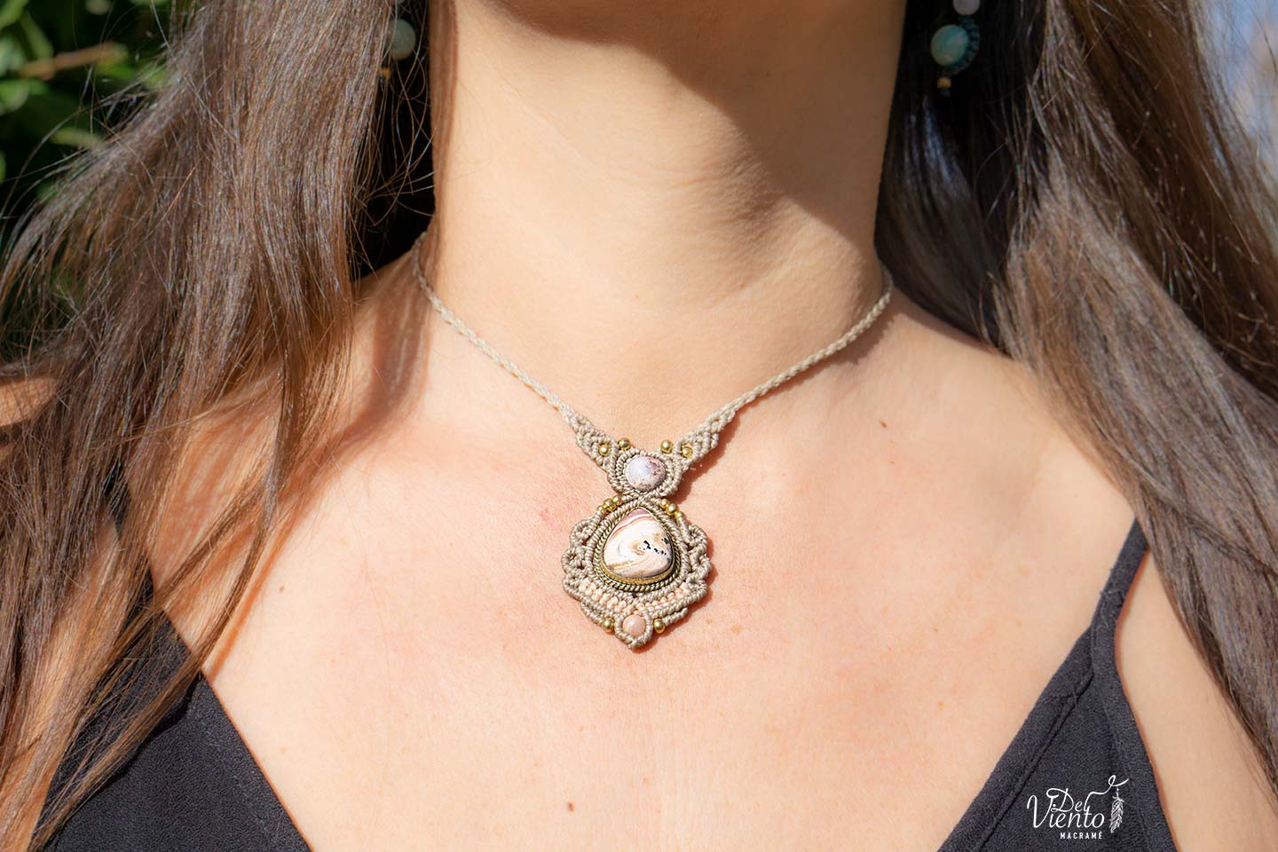 Collar GEA con Ópalo de Fuego blanco y Rodocrosita
