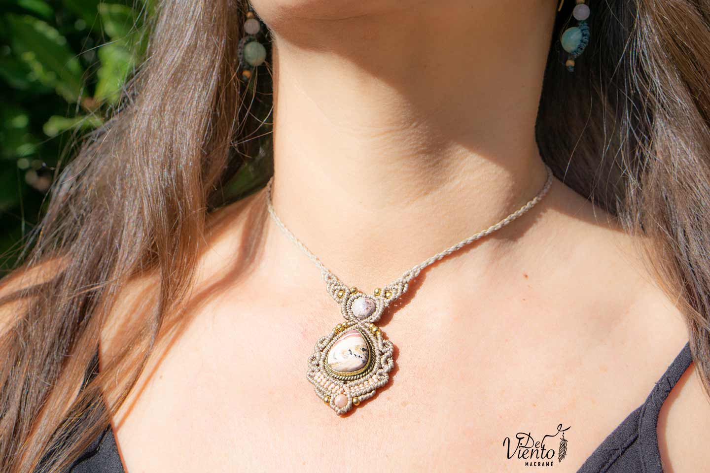 Collar GEA con Ópalo de Fuego blanco y Rodocrosita