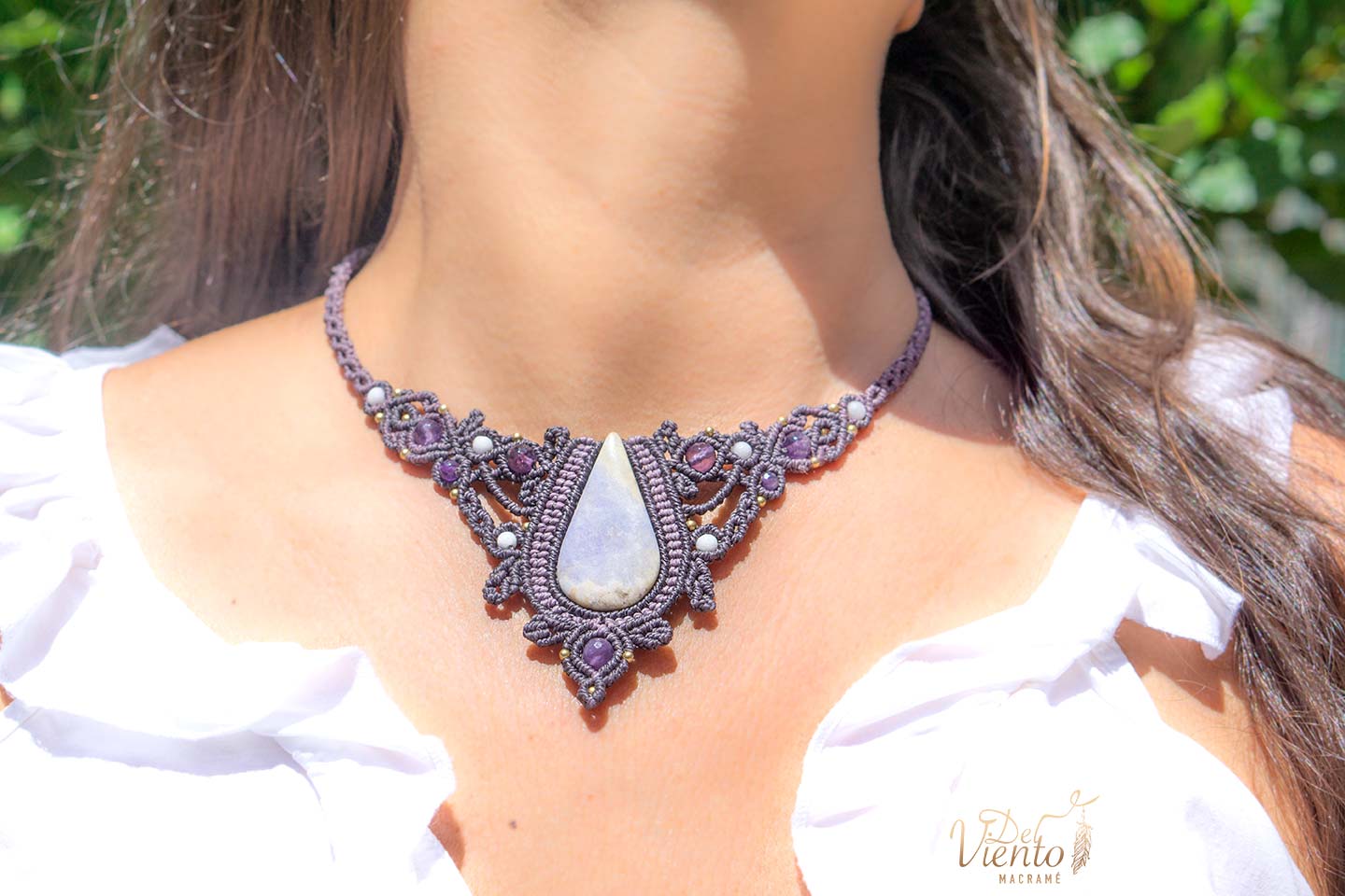 Collar de macramé con Jade Lavanda Maya