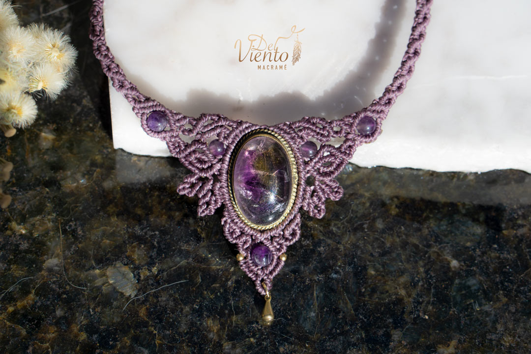 Collar AURA con Ametrino
