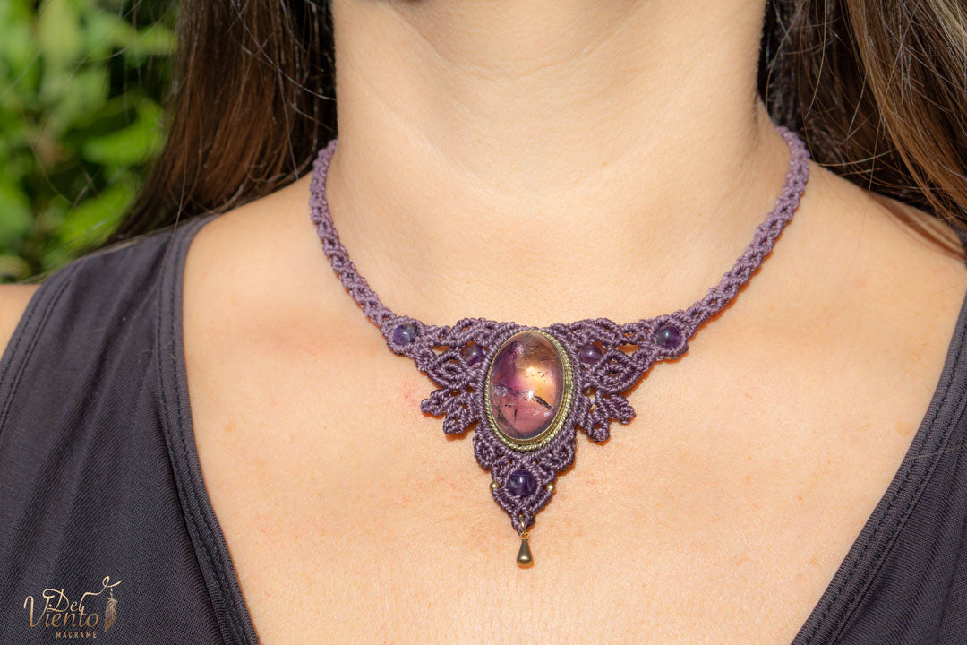 Collar AURA con Ametrino