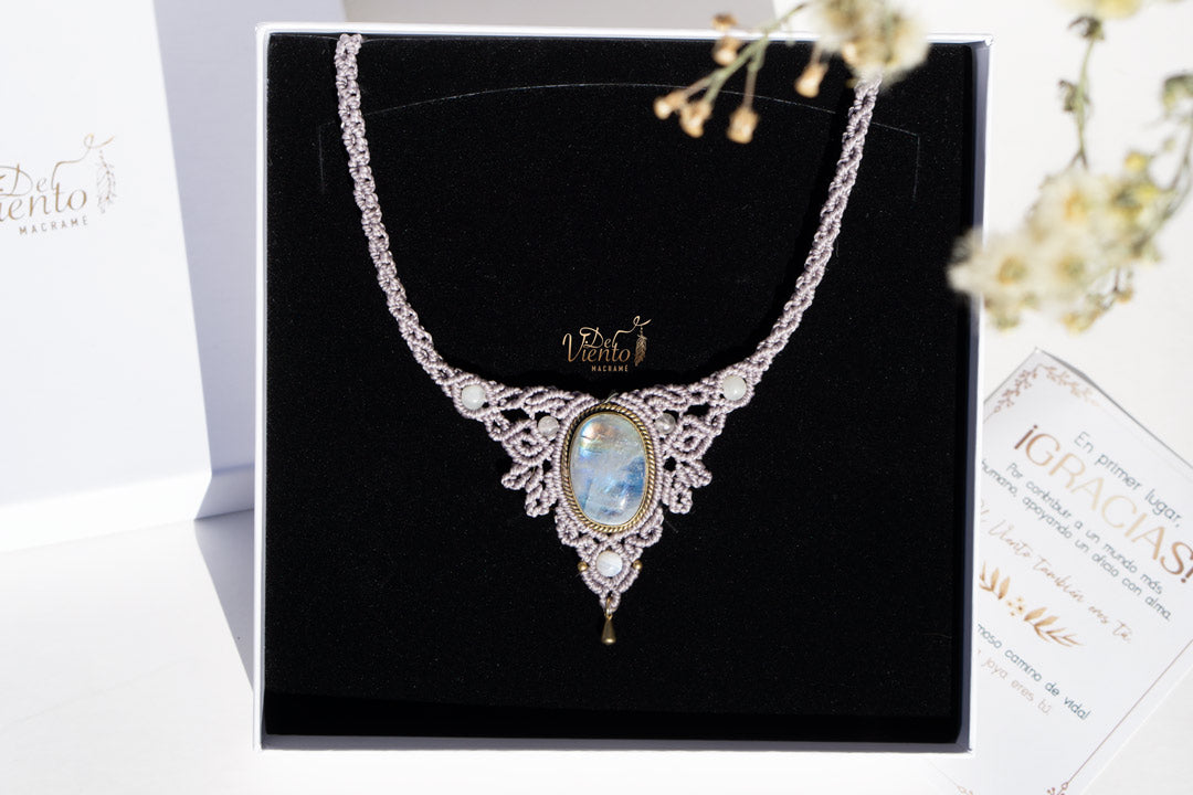 Collar AURA con Piedra Luna Arcoiris