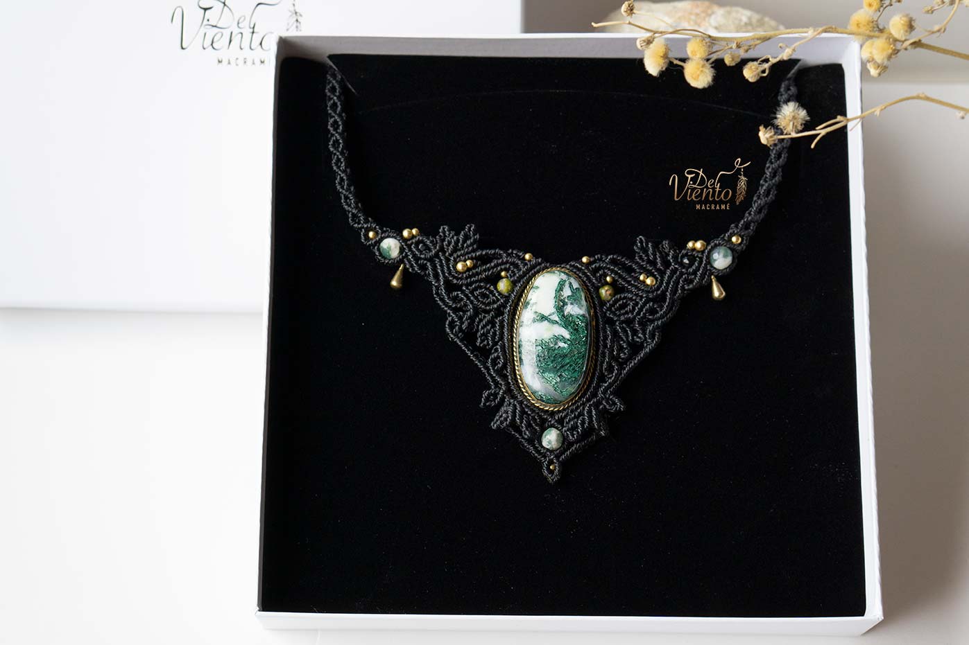 Collar de macramé con Ágata musgo