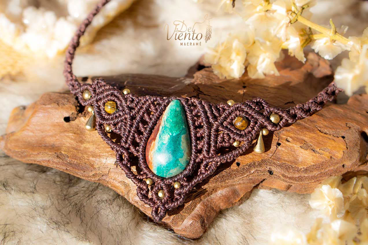 Collar de macramé con Atardecer de Sonora (Crisocola & Cuprita)