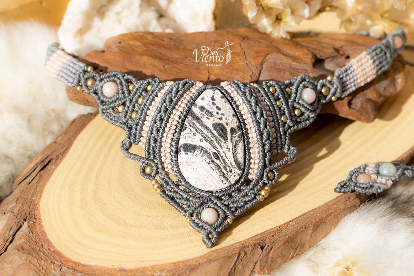 Collar de macrame con Jaspe Calcedonia
