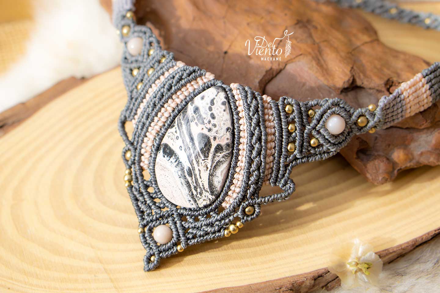 Collar de macrame con Jaspe Calcedonia