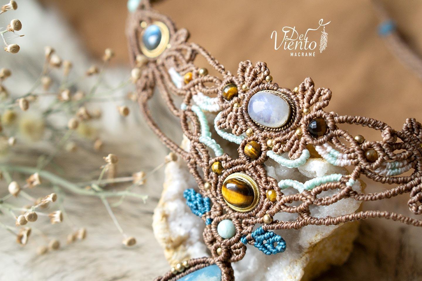 RESERVADO María | Collar de macrame con Onix cielo, Piedra Luna, Labradoritas y Ojo de tigre