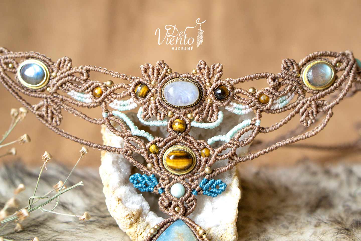 RESERVADO María | Collar de macrame con Onix cielo, Piedra Luna, Labradoritas y Ojo de tigre