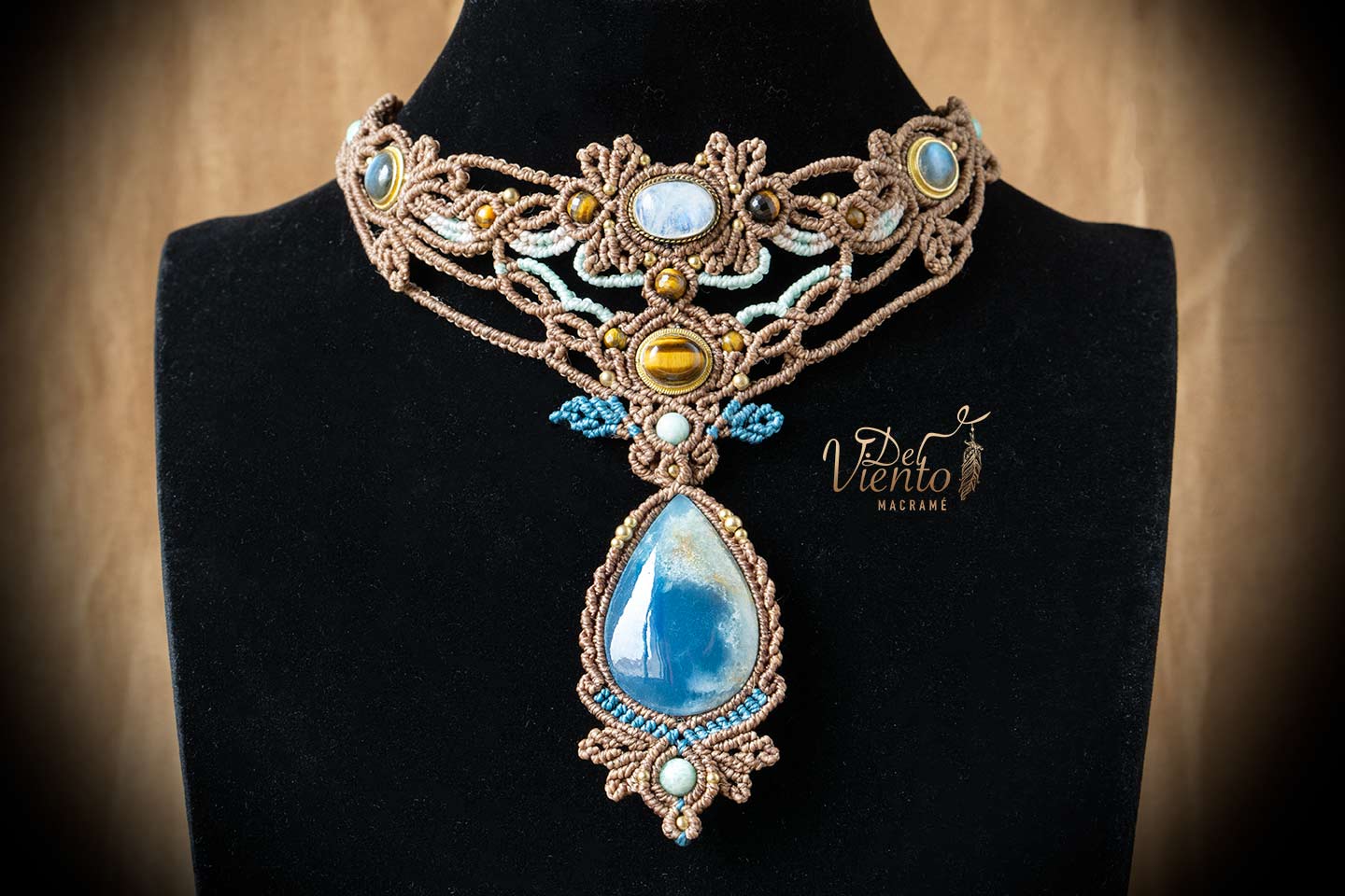 RESERVADO María | Collar de macrame con Onix cielo, Piedra Luna, Labradoritas y Ojo de tigre