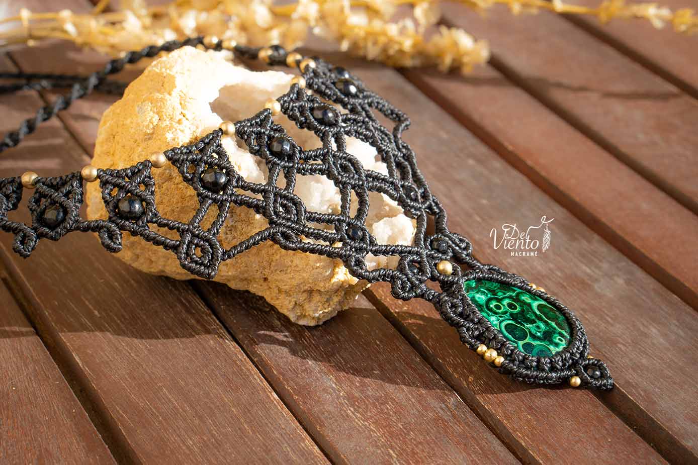 Collar Diosa de macramé con Malaquita y Onix