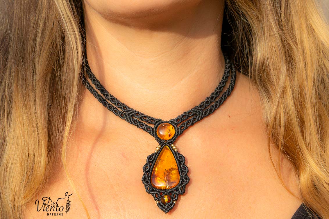 Collar GEA con Ámbar