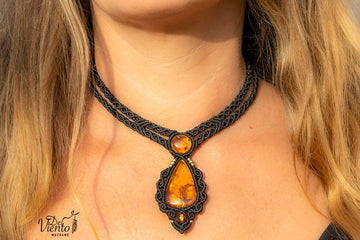 Collar GEA con Ámbar