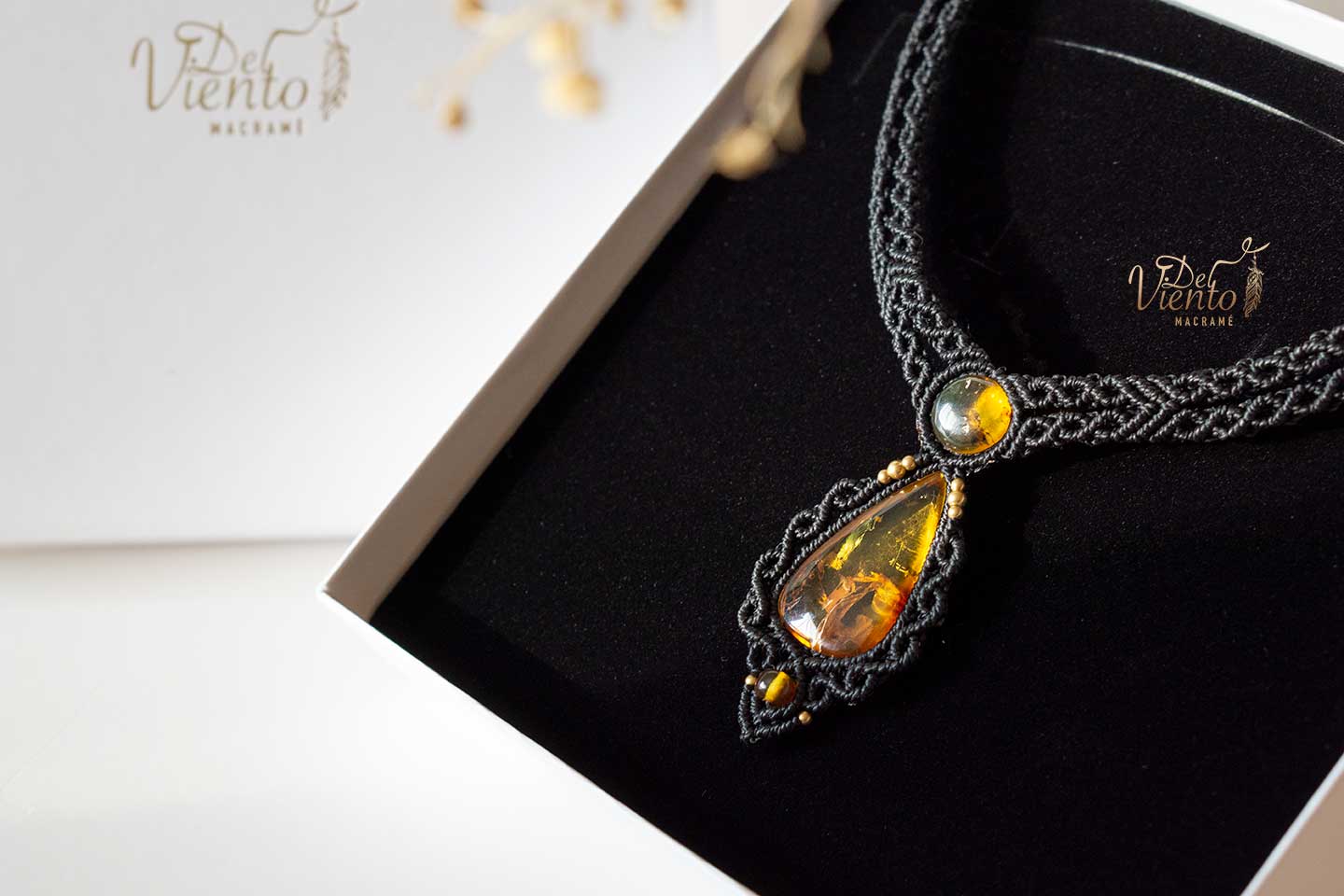 Collar GEA con Ámbar