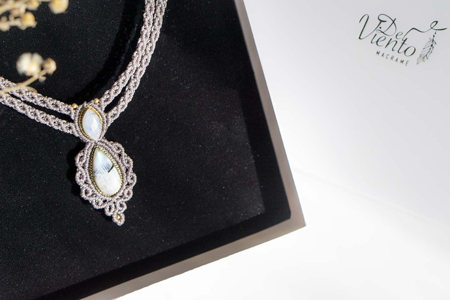 Collar Gea con Piedra Luna