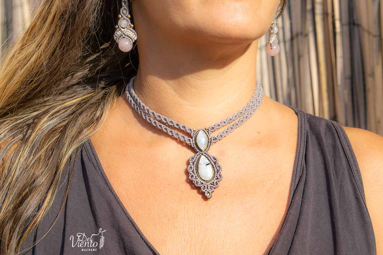 Collar Gea con Piedra Luna