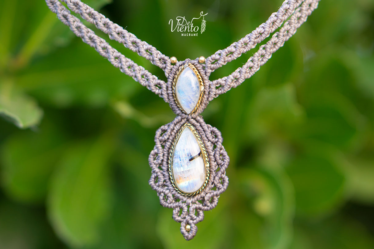 Collar Gea con Piedra Luna