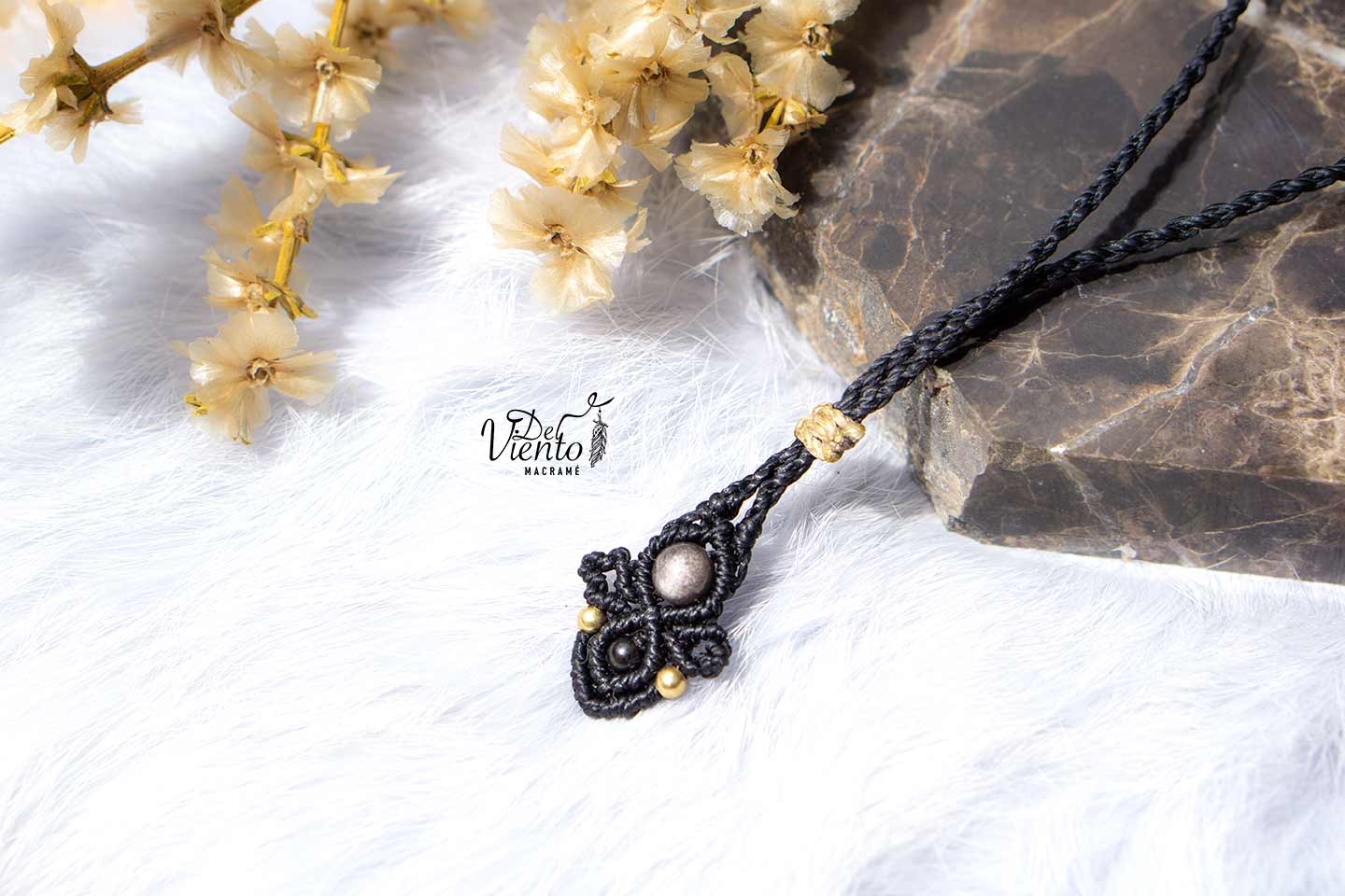 Collar de macrame con Obsidiana Dorada mexicana