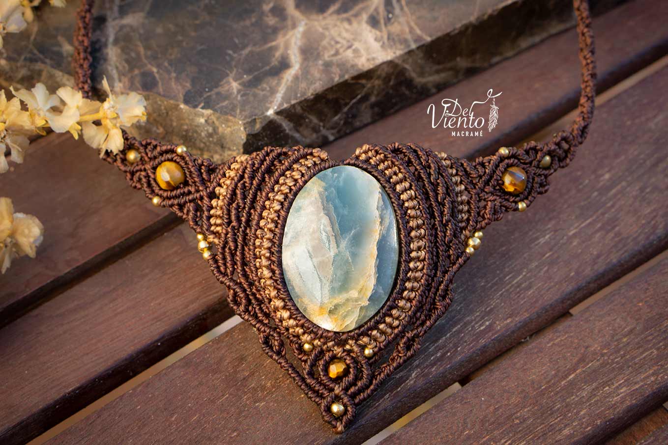 Collar de macramé con Onix Cielo