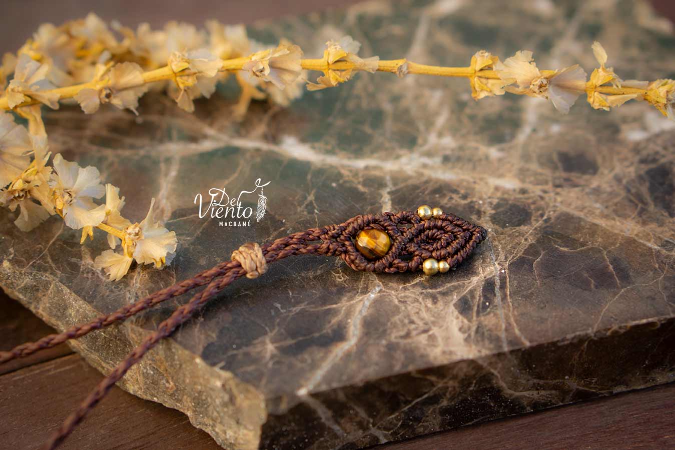 Collar de macramé con Onix Cielo