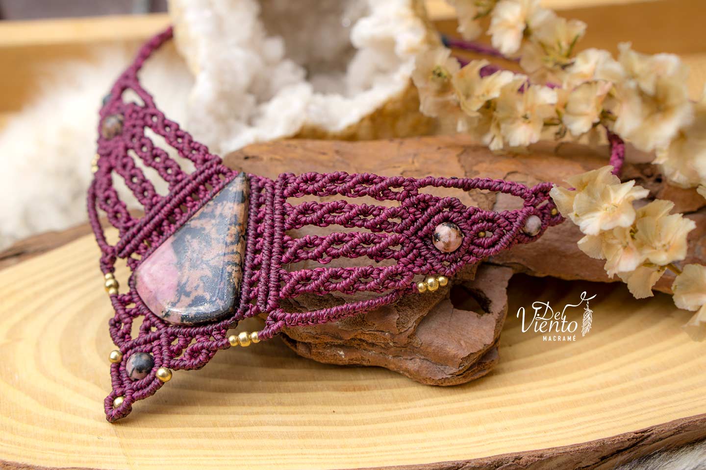 Collar de macramé con Rodonita
