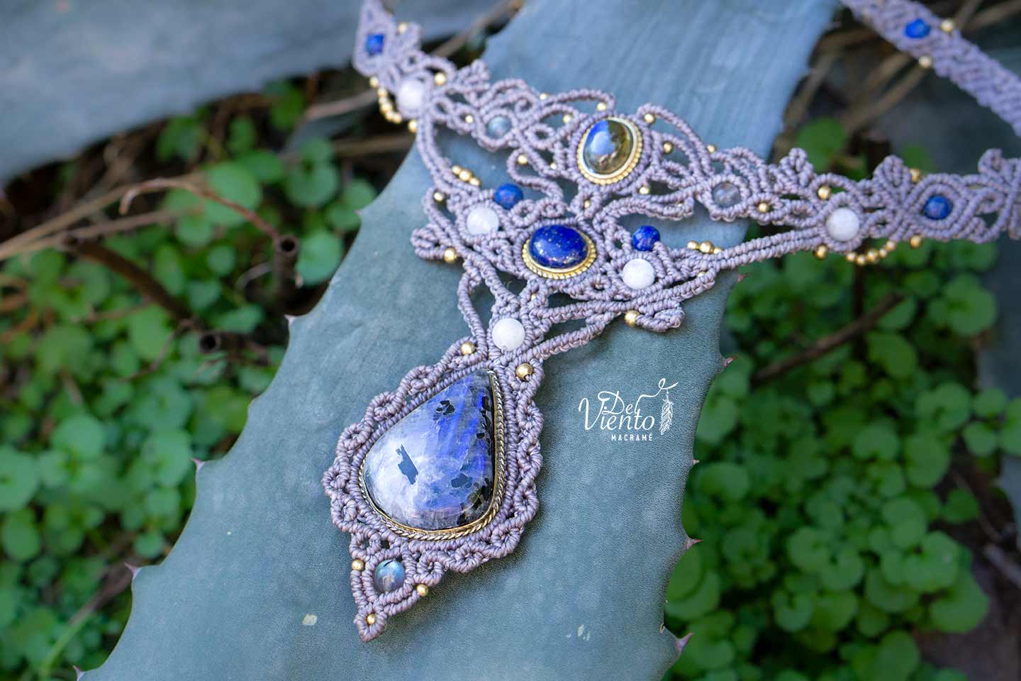 "Reservado para JEN" Collar Diosa con Piedra Luna, Labradorita y Lapislázuli