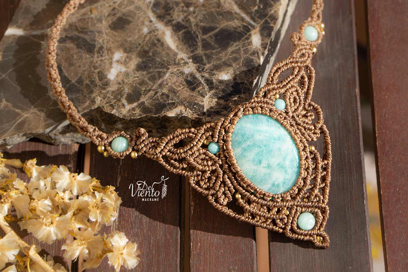 Collar de macrame con Amazonita
