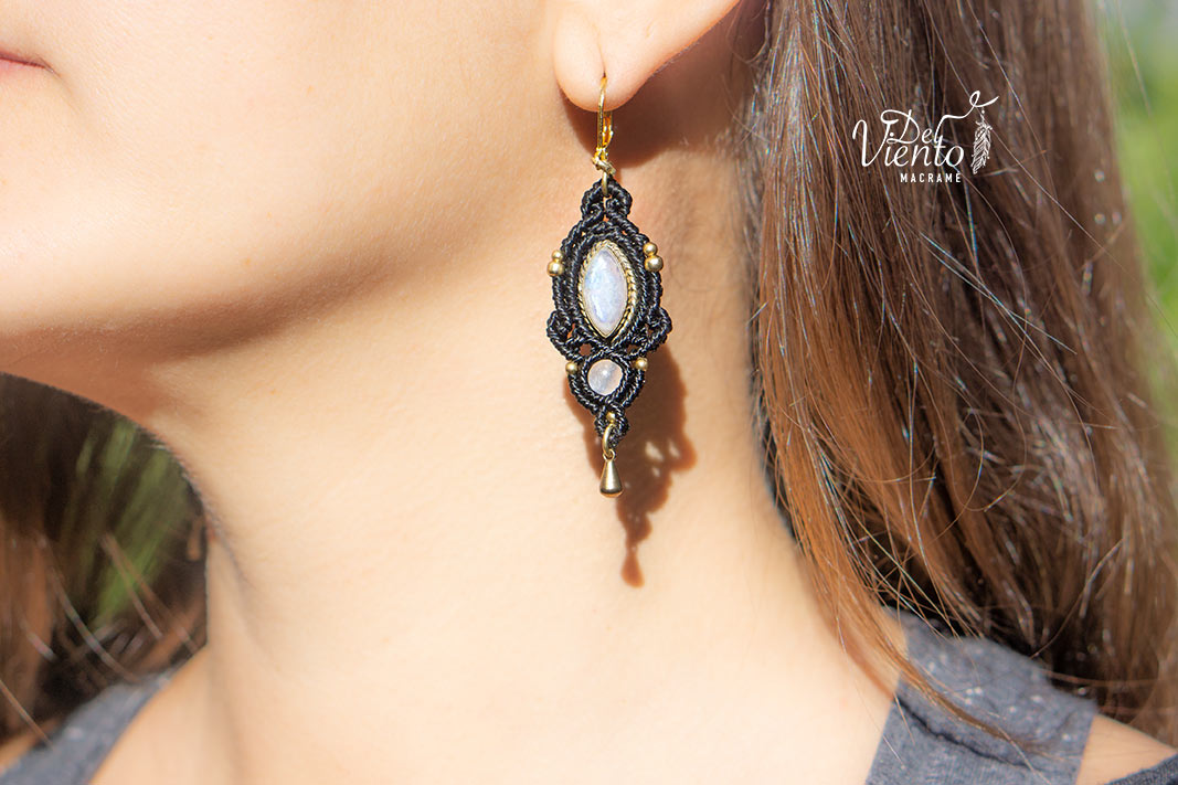"Reservado para Cynthia" Conjunto personalizado con Piedra Luna | Colgante, Pendientes Kundalini y Pendientes Vesta