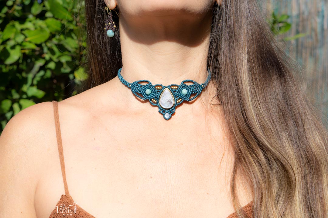 Collar Tiara DAFNE con Piedra Luna