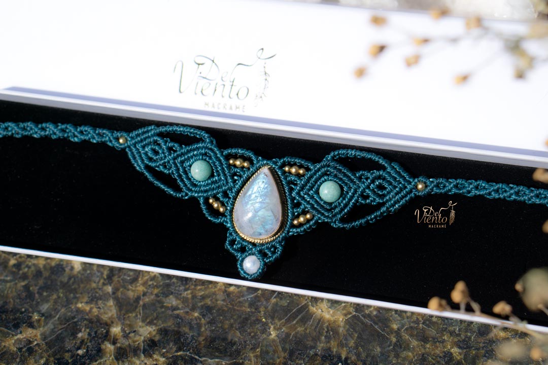 Collar Tiara DAFNE con Piedra Luna