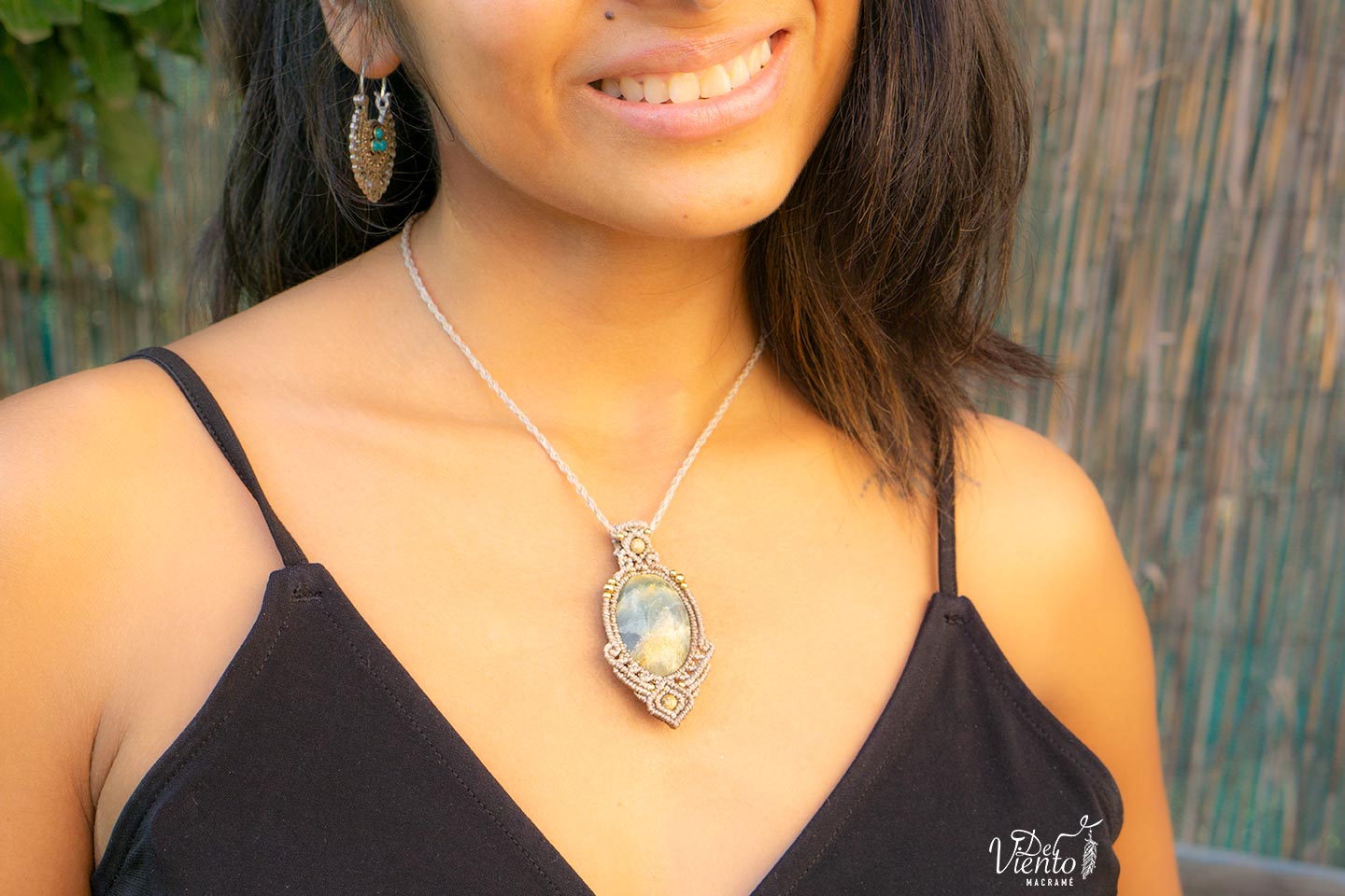 Colgante de macramé con Onix Cielo