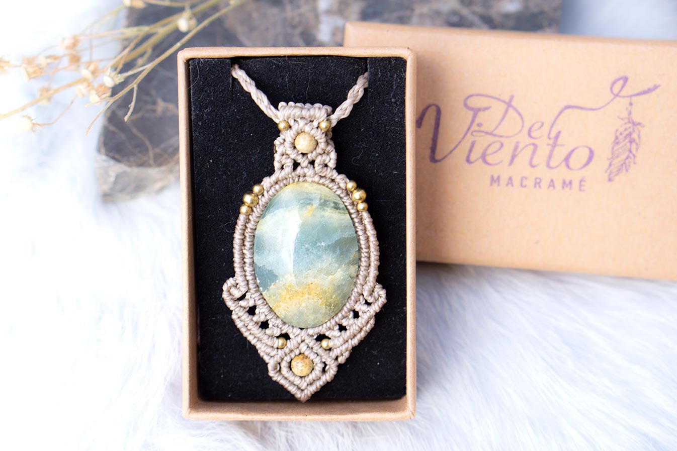 Colgante de macramé con Onix Cielo