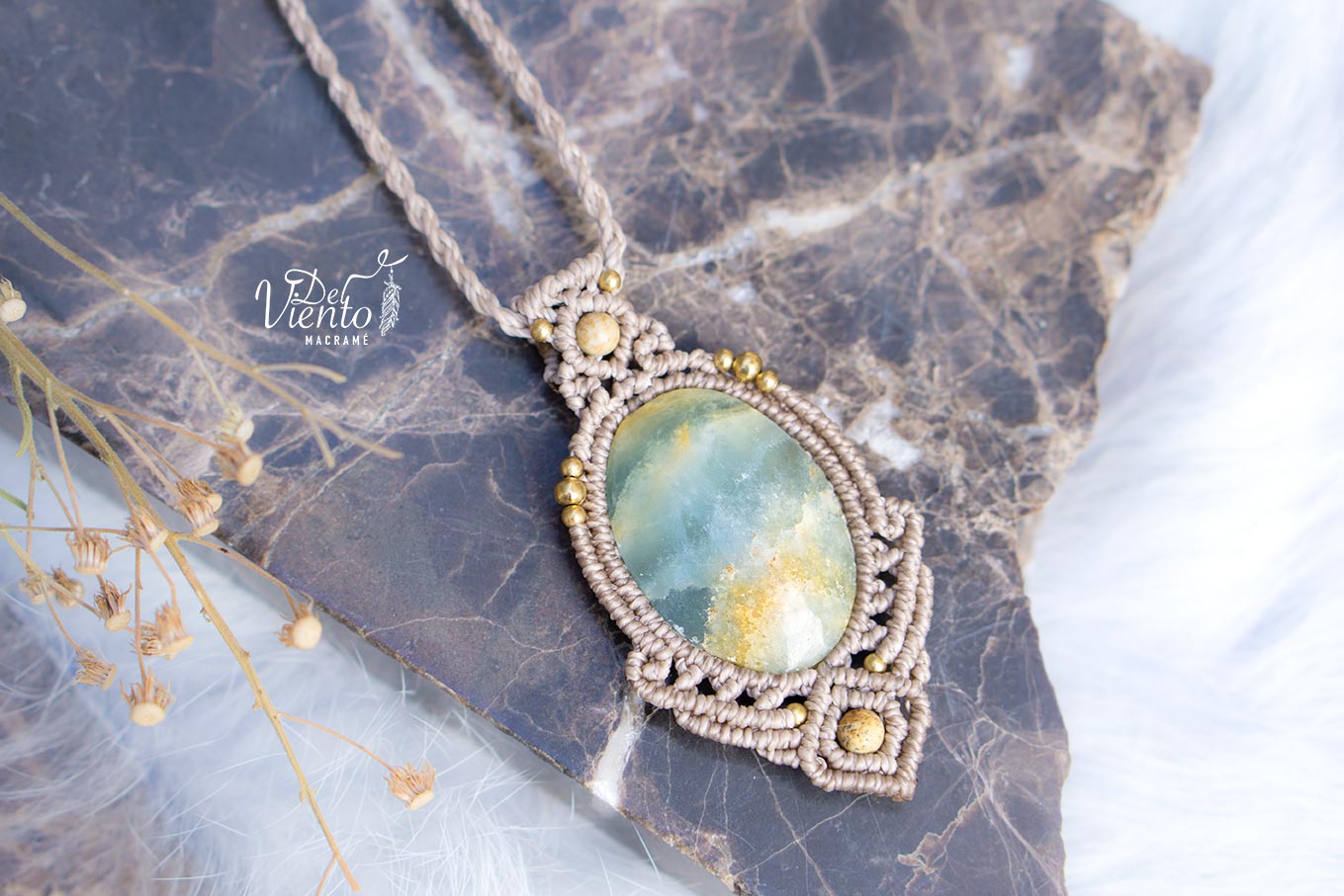 Colgante de macramé con Onix Cielo
