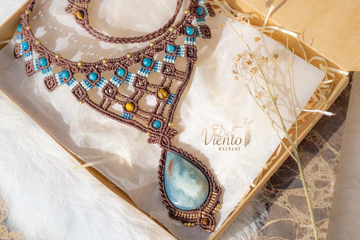 Reservado para Angie | Lucido por Laura Madrueño SUPERVIVIENTES 24" Collar de macramé Diosa con Onix cielo y Apatita