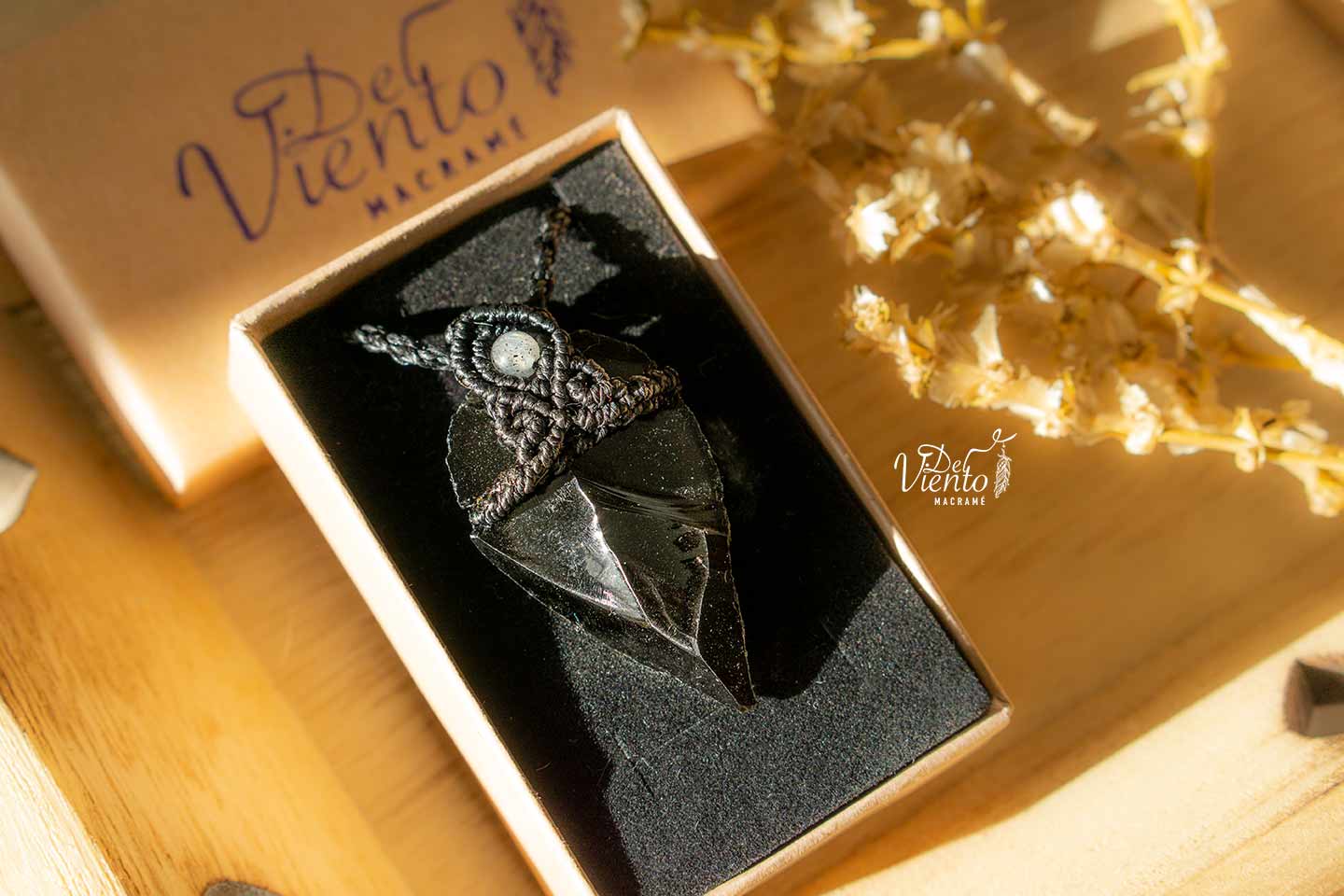 Punta de flecha de Obsidiana negra de Mexico