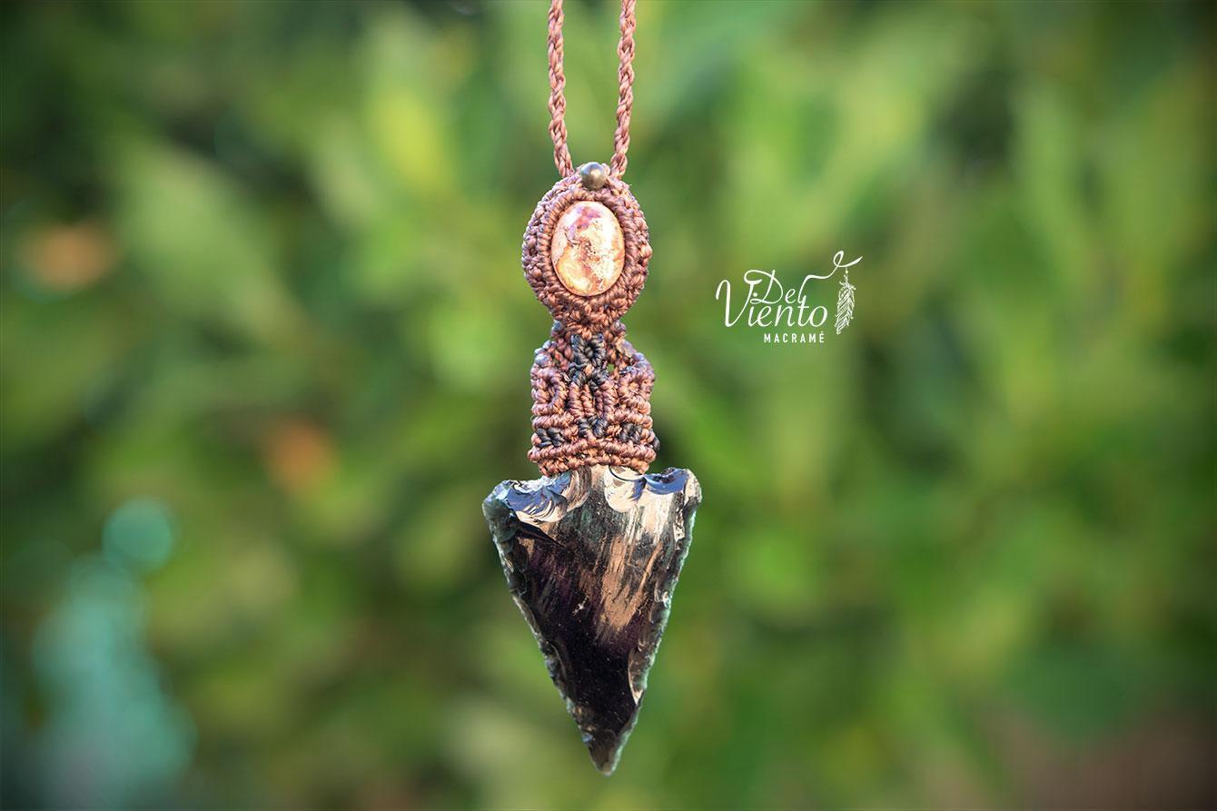 "Reservado para Arena" Collar de macrame con Ópalo de fuego y Obsidiana negra