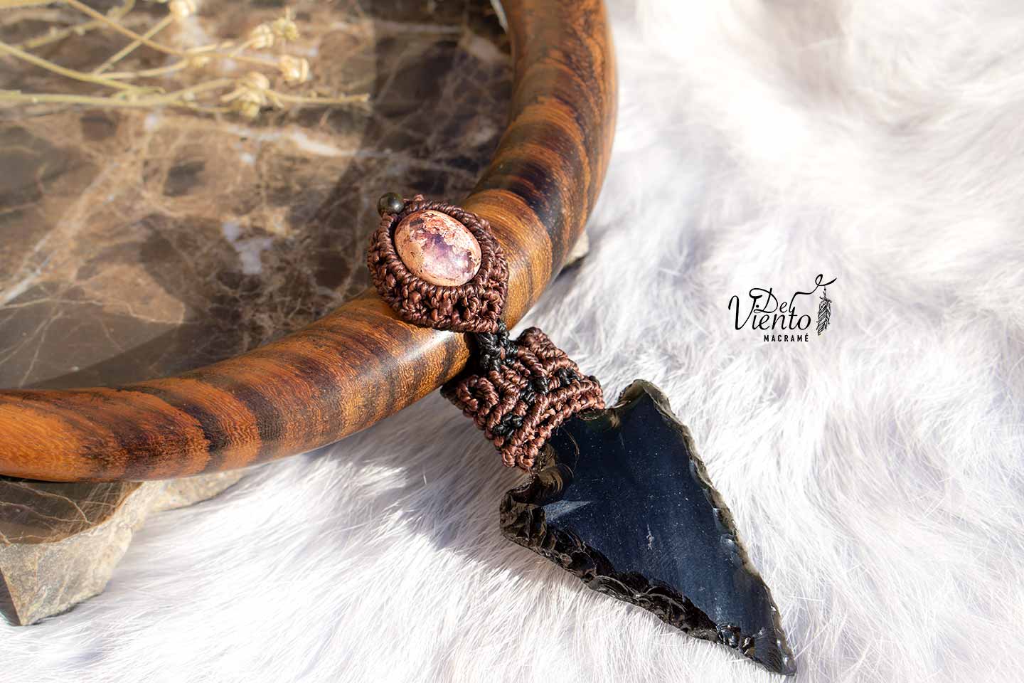 "Reservado para Arena" Collar de macrame con Ópalo de fuego y Obsidiana negra