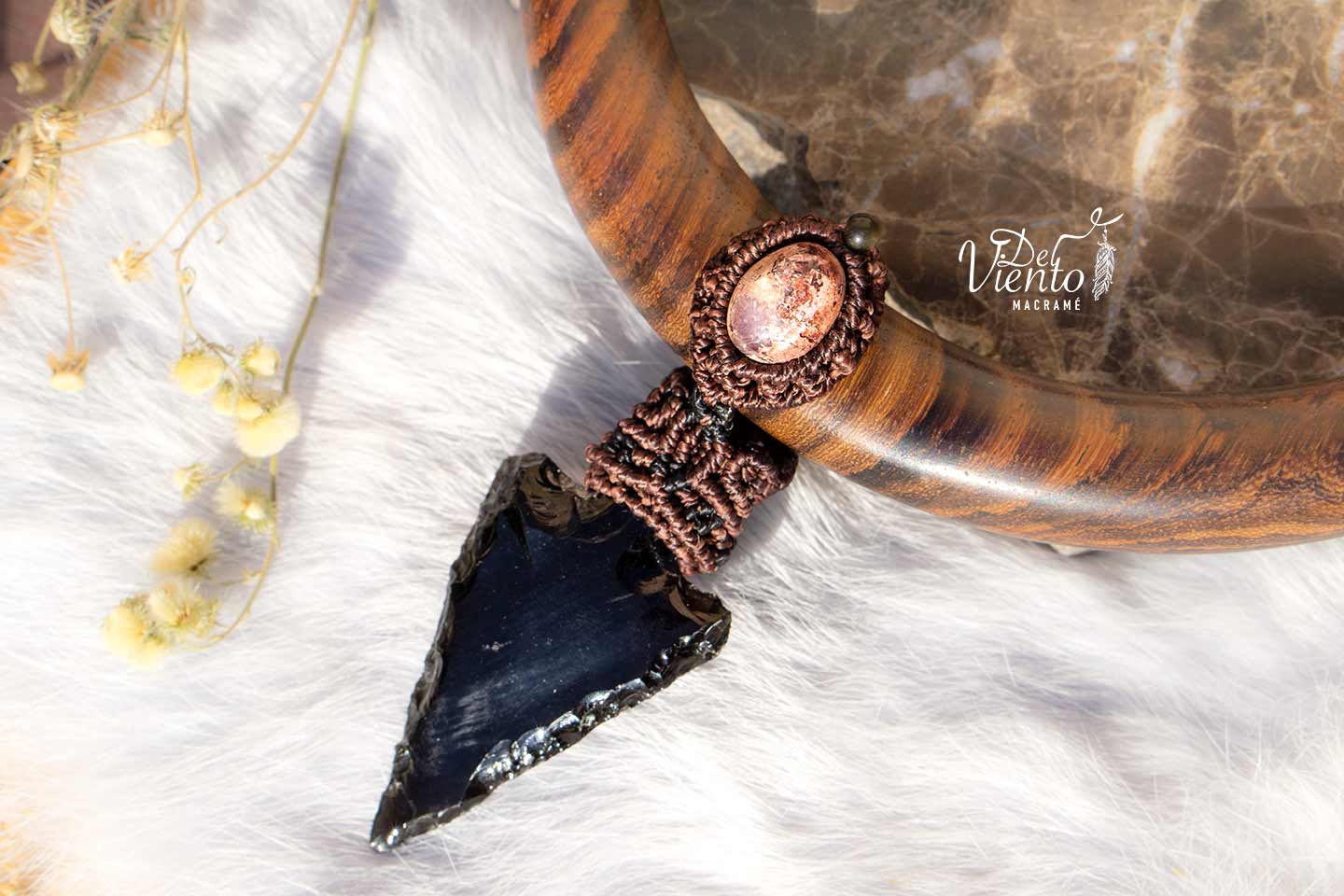 "Reservado para Arena" Collar de macrame con Ópalo de fuego y Obsidiana negra